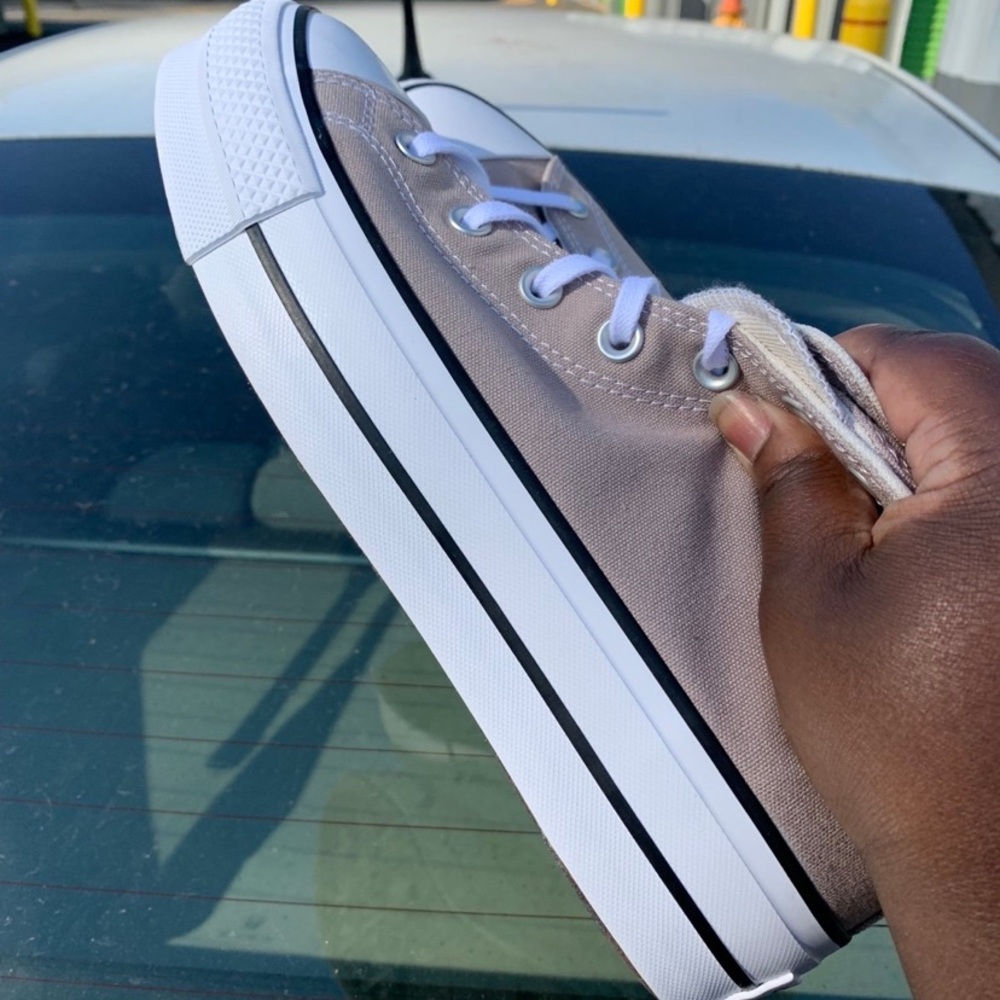 New Converse chuck Taylor platform Beige Canvas Sneakers